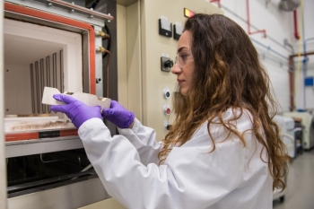 Metallurgical and Materials Engineer Ozgenur âOzgeâ Kahvecioglu Feridun works on scaling advanced cathode materials for lithium-ion batteries at Argonneâs Materials Engineering Research Facility. Metallurgical and Materials Engineer Ozgenur âOzgeâ Kahvecioglu Feridun works on scaling advanced cathode materials for lithium-ion batteries at Argonneâs Materials Engineering Research Facility.
