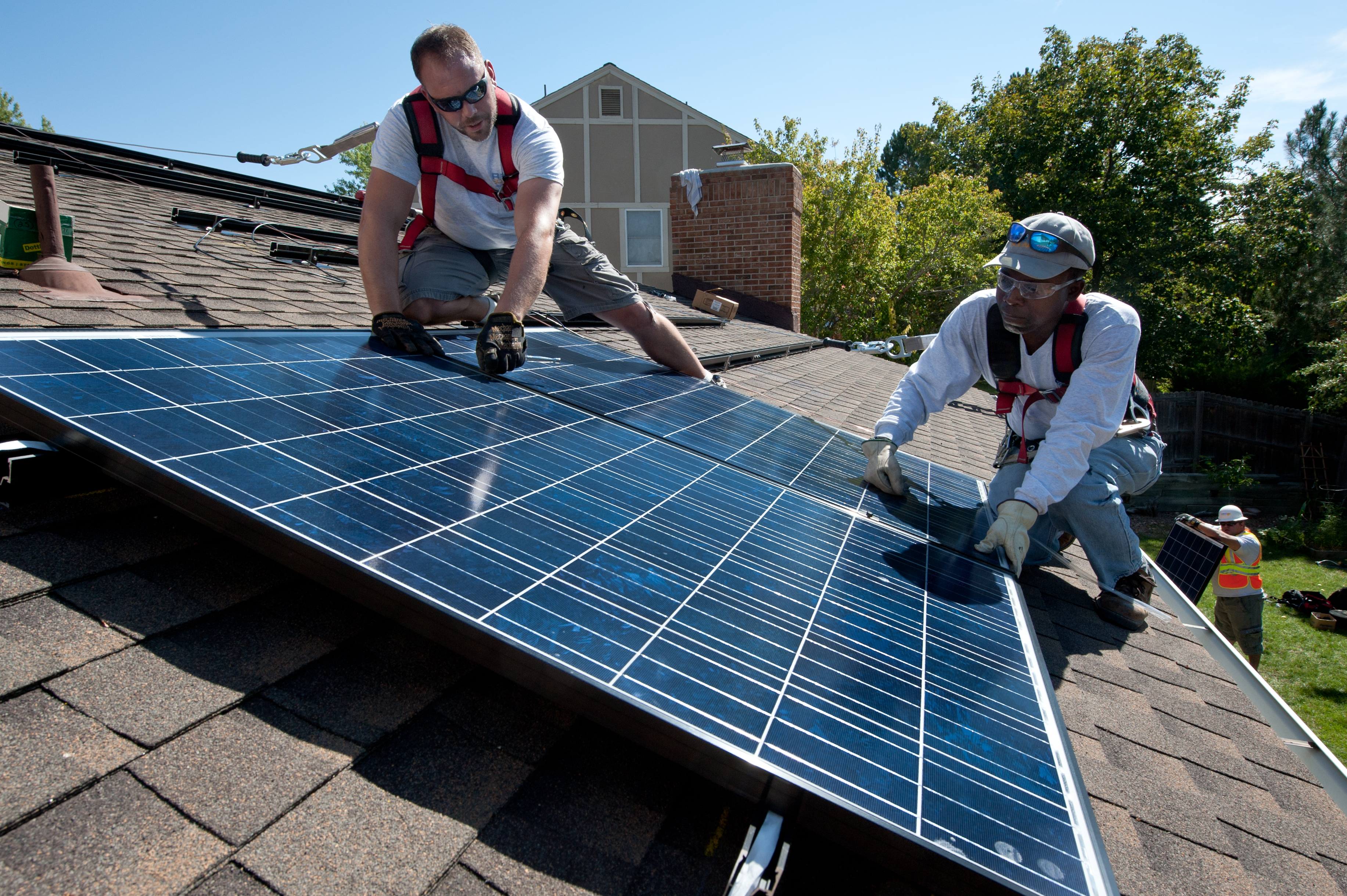 How does the federal solar tax credit work?
