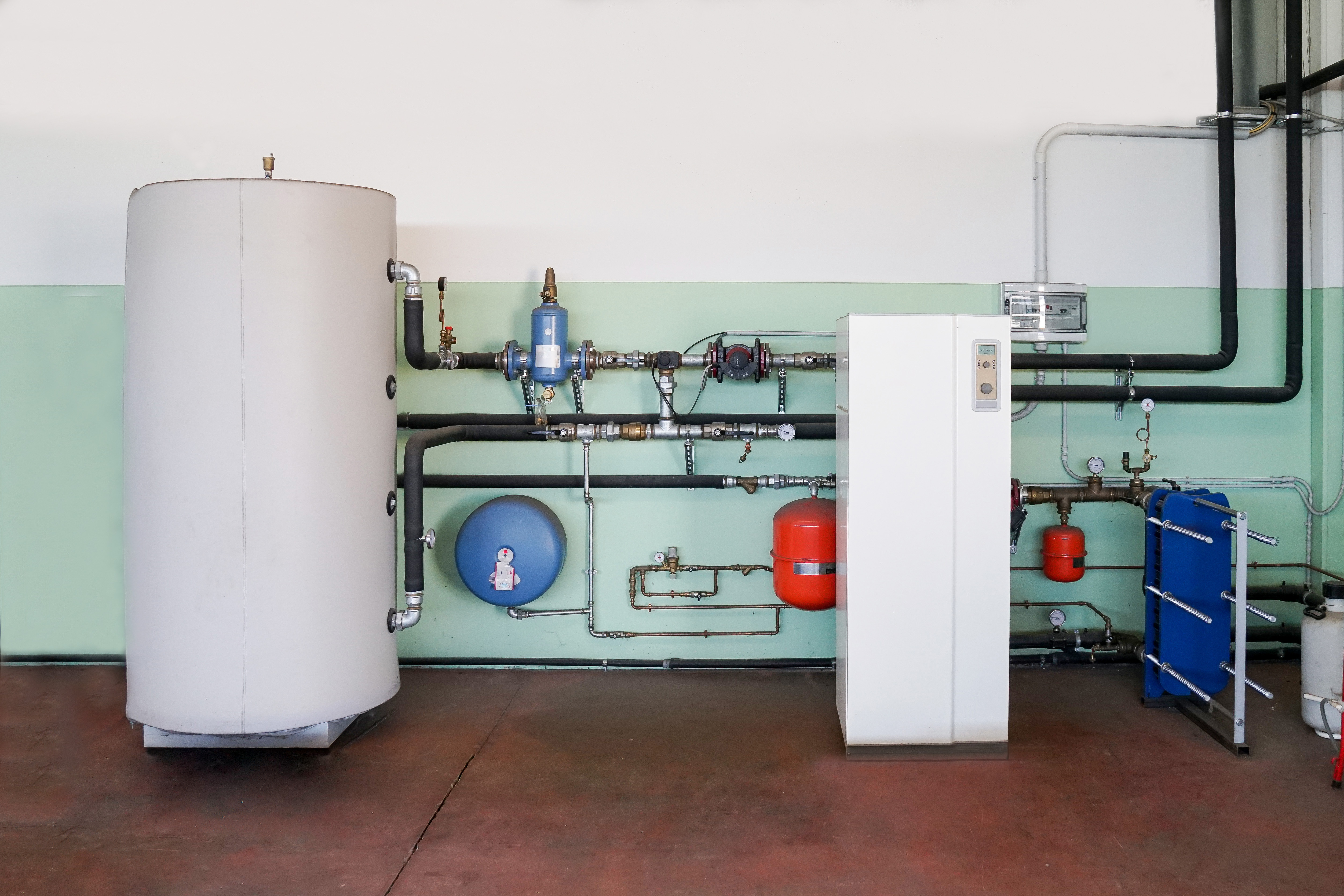 Air to water heat pump technology LT