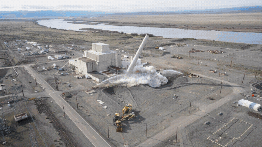 Rotating set of images of demolition and cleanup work at the Hanford Site