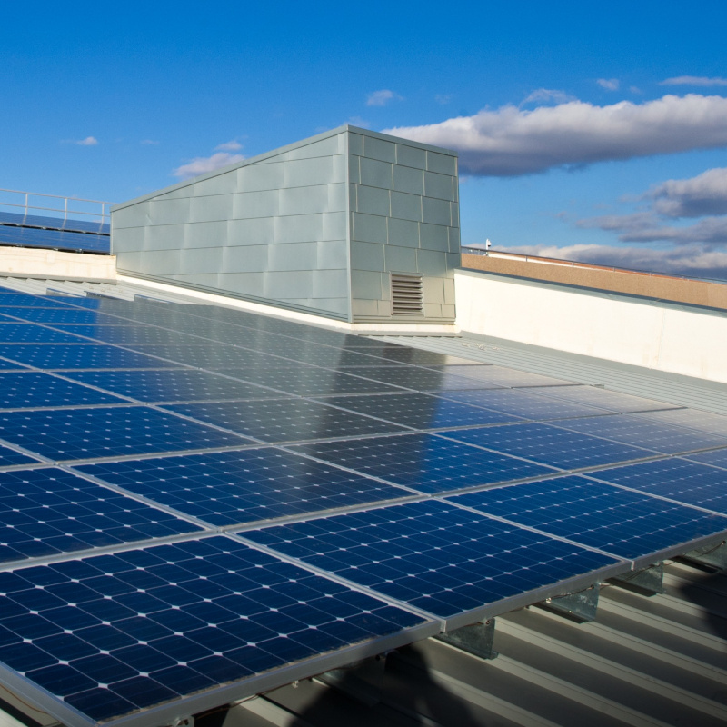 Solar panels on the roof of a federal building.