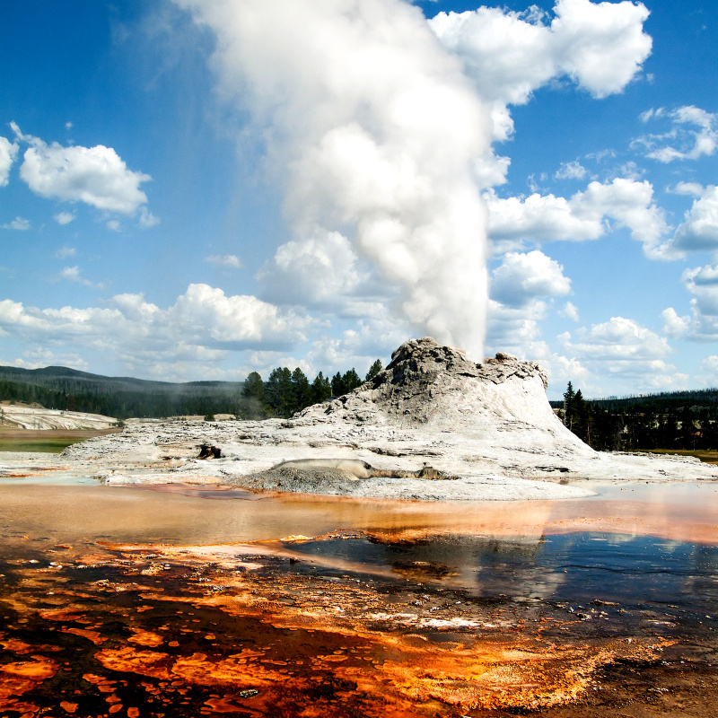 Geothermal geyser exhausting steam