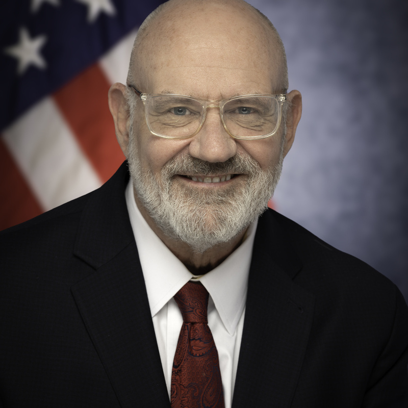 Bio photo of OSDBU Director Charlie Smith