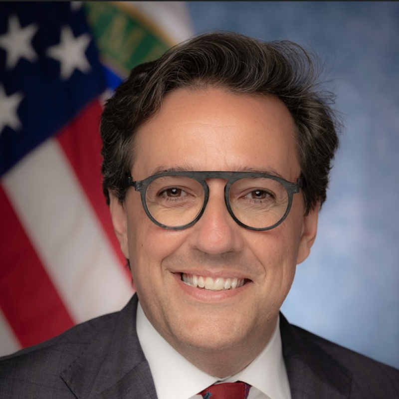 Dr. Darío Gil, Under Secretary for Science headshot