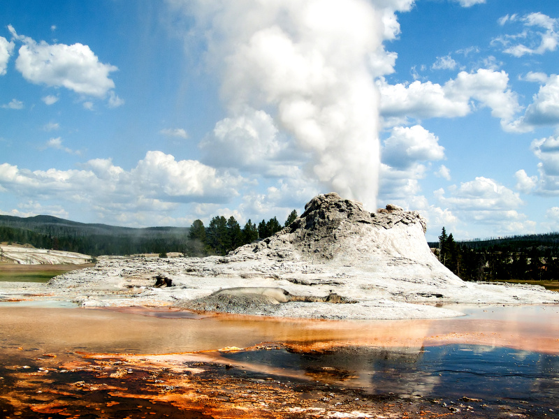 Geothermal geyser exhausting steam