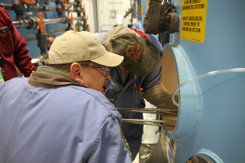 Workers built a replica water treatment vessel and fabricated special tools before they could make adjustments in a vessel at one of Hanford’s five pump-and-treat facilities.
