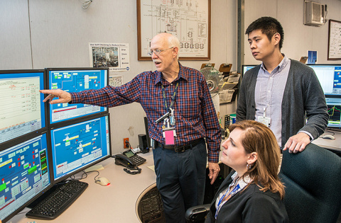 At the core of the SRNS Engineering Leadership Development Program (ELDP) is an investment in technical engineering and operational training. Participants complete short-term projects in a variety of facilities and processes across the site. 