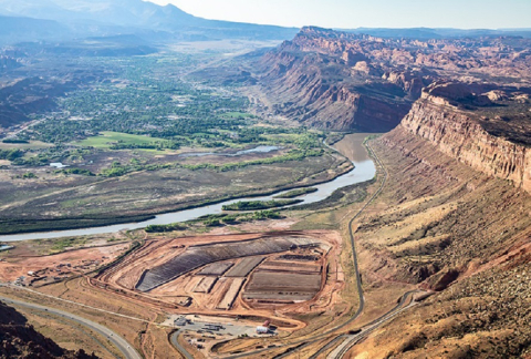 MOAB, Utah – EM’s Moab Uranium Mill Tailings Remedial Action (UMTRA) Project recently marked 10 years of shipping uranium mill tailings to a disposal site. On April 20, 2009, the first train carrying mill tailings departed the Moab Site in southern Utah. 