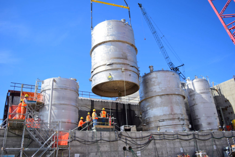 Crews at EM’s Hanford Waste Treatment and Immobilization Plant recently set two massive processing vessels.