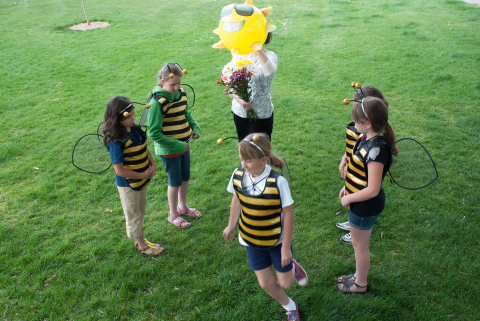 In this “Science Trek’ episode from 2013 (when the program was still called “Dialogue for Kids”), guest scientists Kirk Tubbs and Ron Bitner were on hand to answer students’ questions about bees. In this “Science Trek’ episode from 2013 (when the program was still called “Dialogue for Kids”), guest scientists Kirk Tubbs and Ron Bitner were on hand to answer students’ questions about bees.