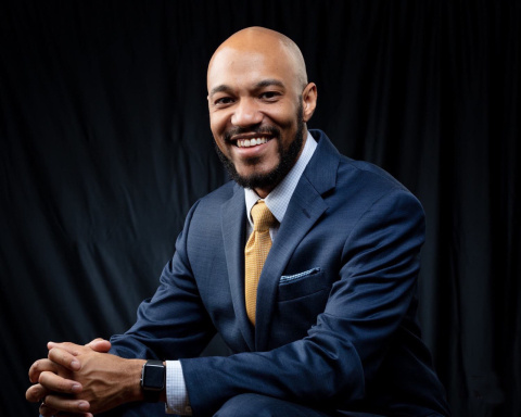 Dr. Charles Lomax to be keynote speaker at Scholarship Luncheon