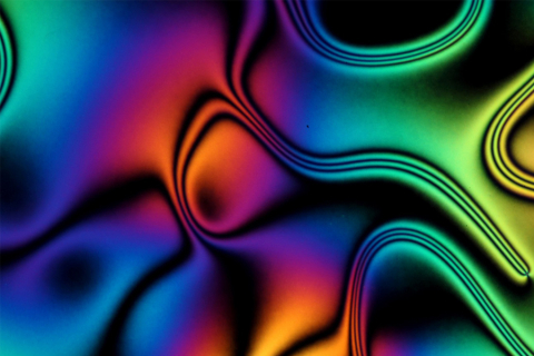 PME scientists and engineers have developed a way to stretch and strain liquid crystals to generate different colors. This could be applied in smart coatings, sensors, and wearable electronics.