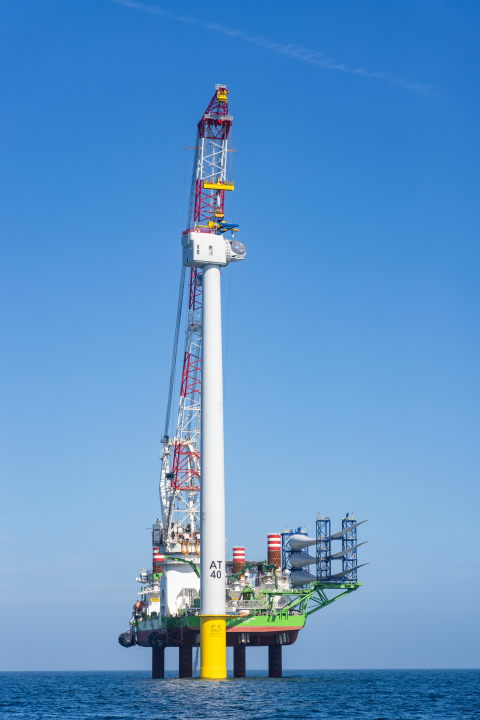 Offshore wind turbine in deep water