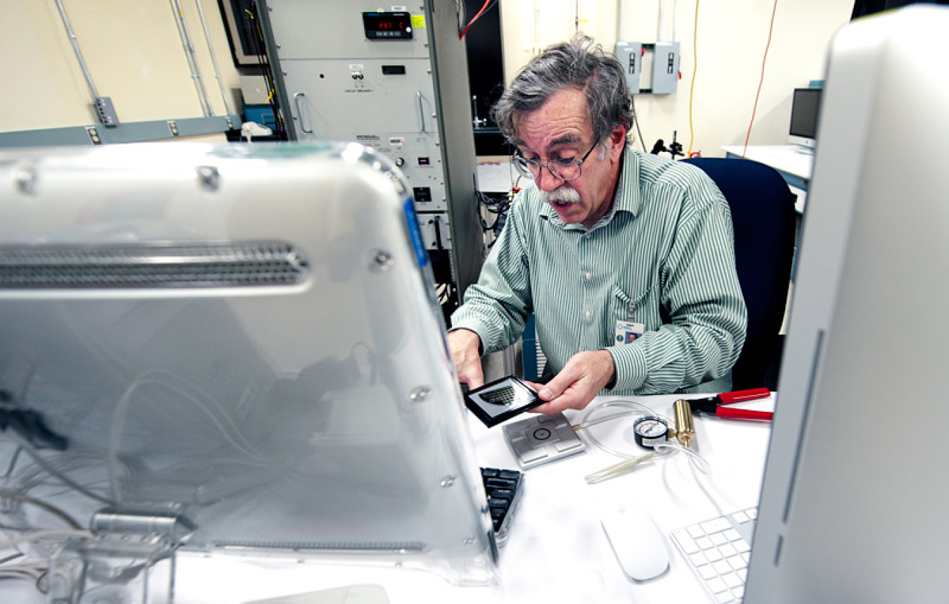 20110322_pv_incubator_pix18580_large.jpg
