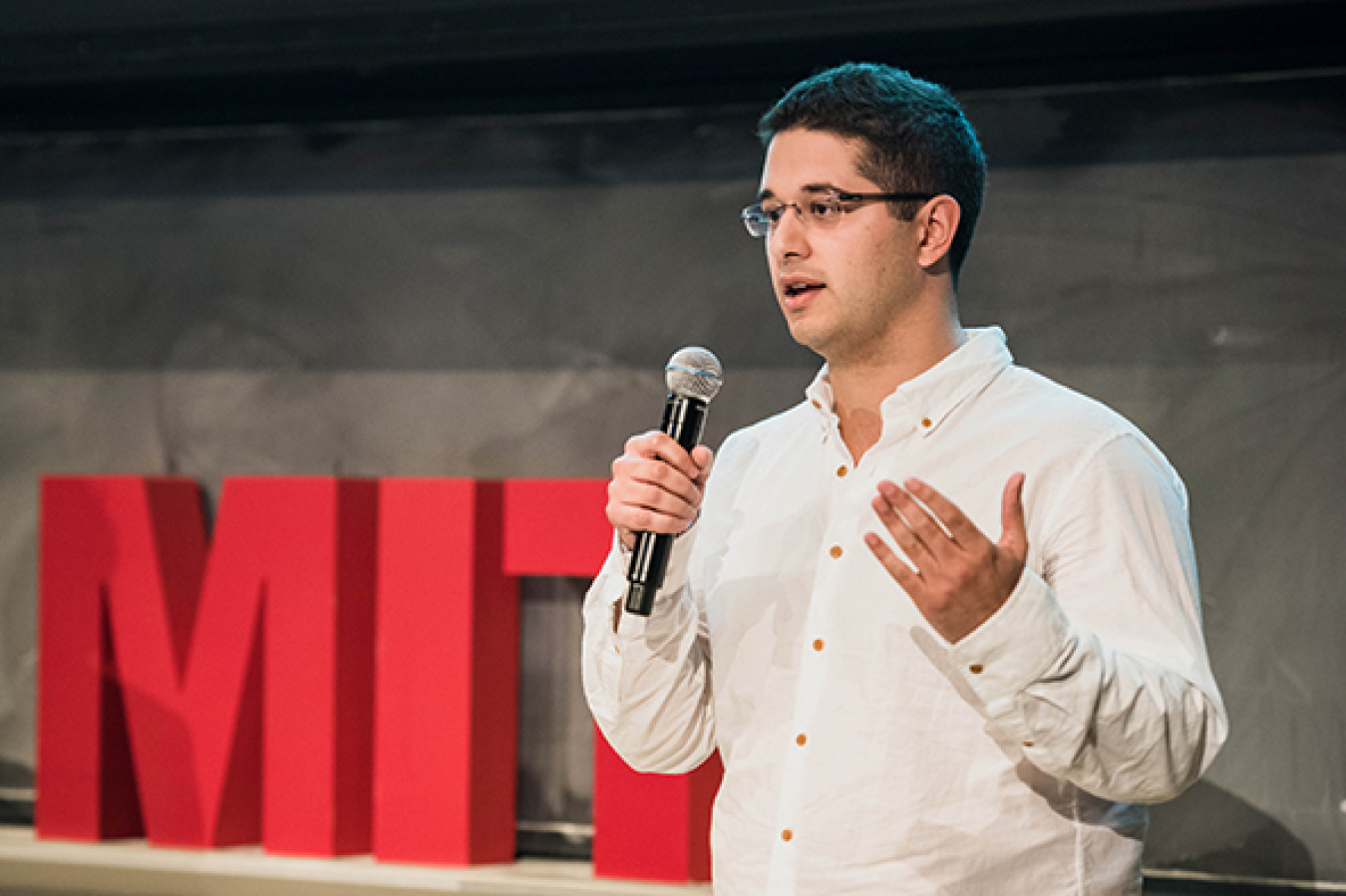 Infinite Cooling’s Karim Khalil presents at the MIT $100K Pitch Competition Nov. 1, 2016.