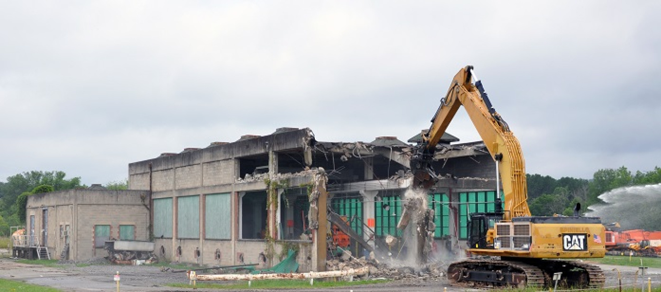 Workers tear down the K-832 Cooling Water Pumphouse.
