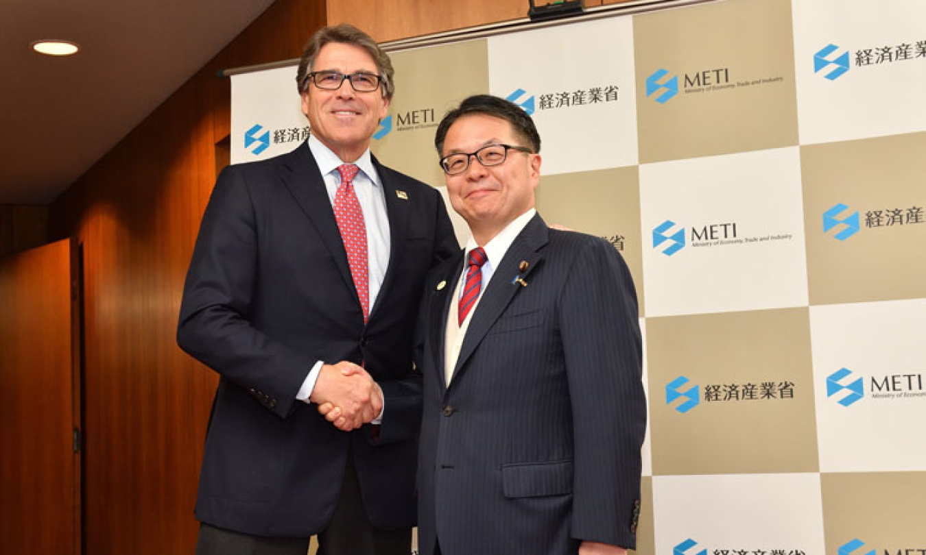 U.S. DOE Secretary Perry and METI Seko