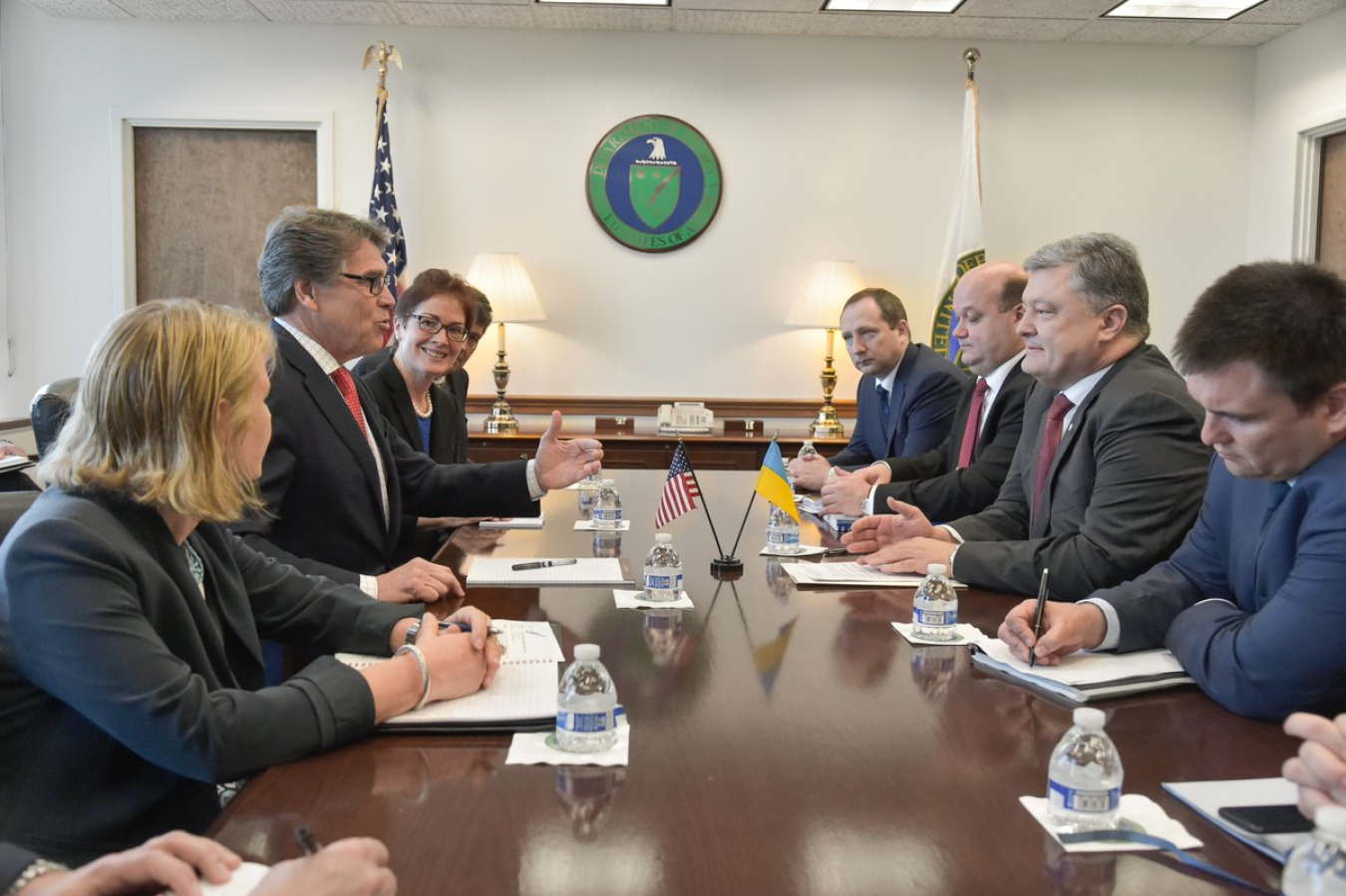 U.S. DOE Secretary Rick Perry with Ukraine President Mr. Poroshenko