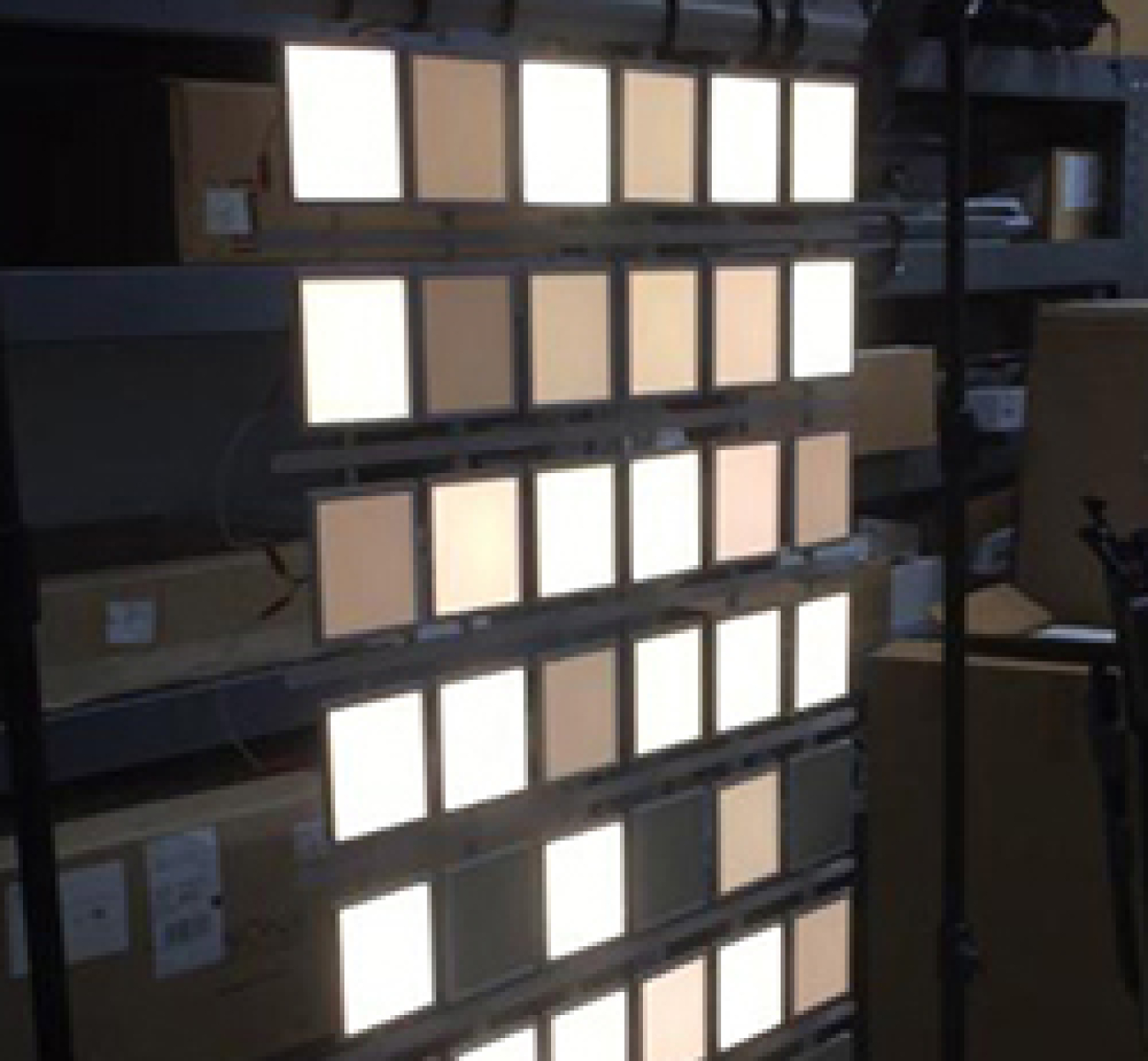 INDIVIDUALLY ADDRESSABLE OLED PANELS IN ACUITY’S CANVIS LUMINAIRE
