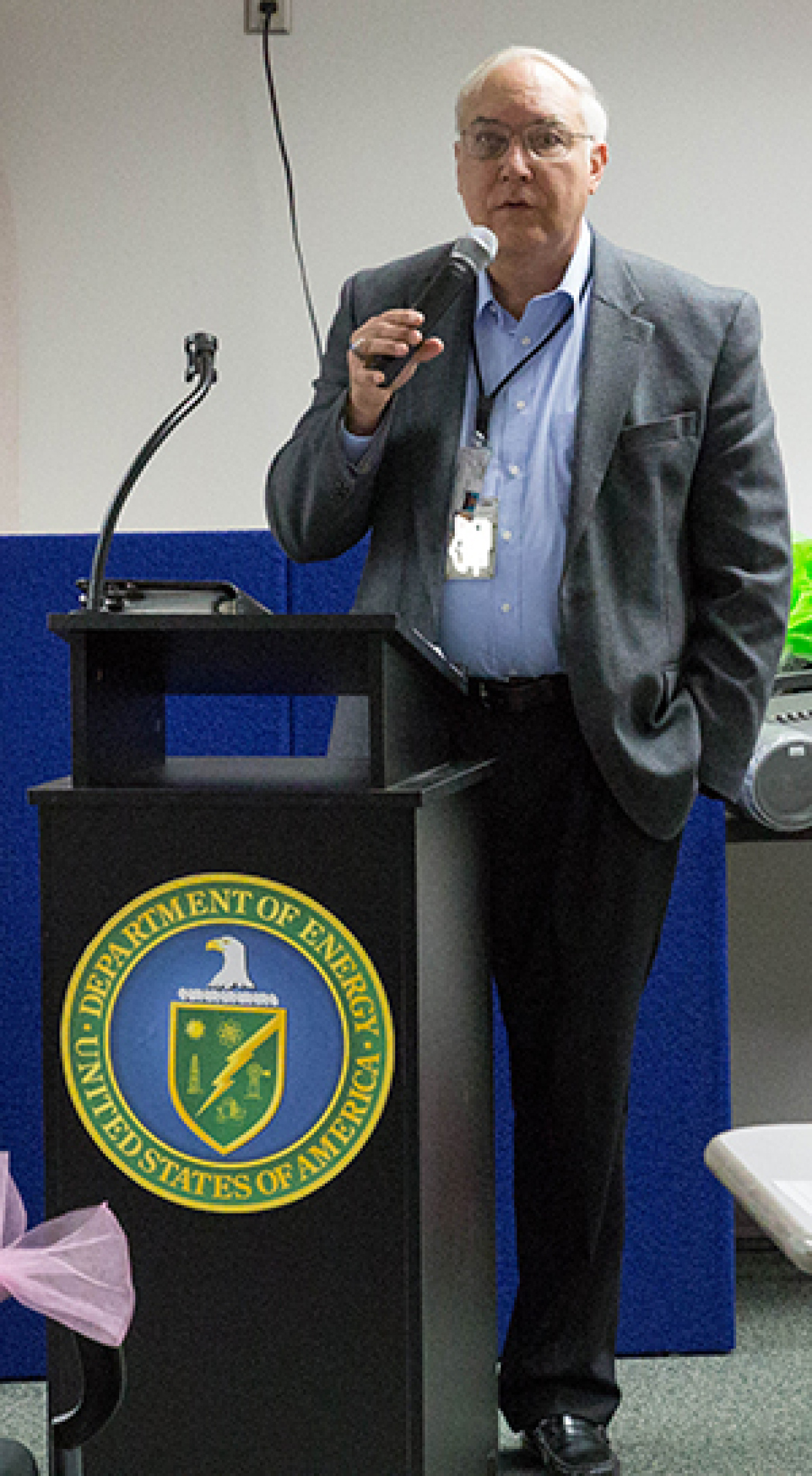Retiring Office of River Protection Manager Kevin Smith speaks at the Sept. 27 ceremony marking his retirement.