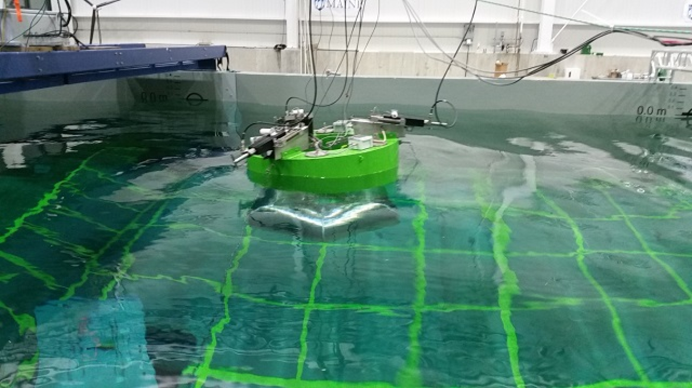 Device in water for testing