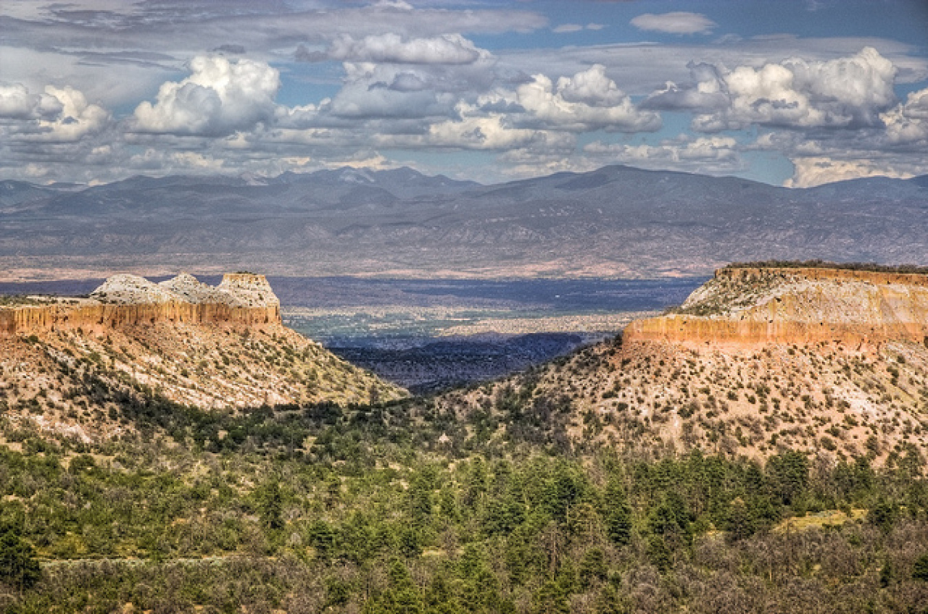 Surrounding environment of Los Alamos National Laboratory