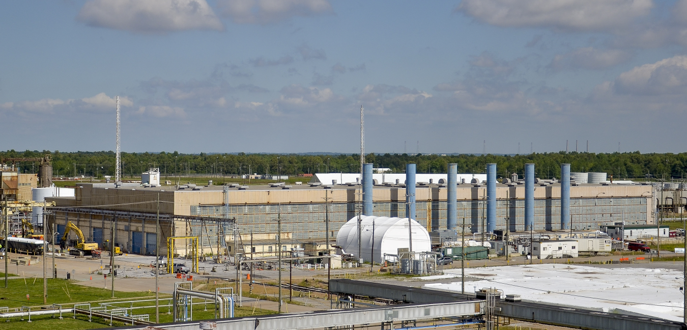 The C-400 Cleaning Building is located over and near the largest groundwater contamination source on the Paducah Site.