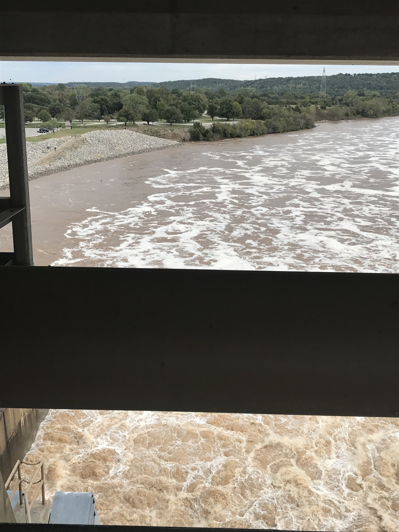 View from the top of Keystone Dam