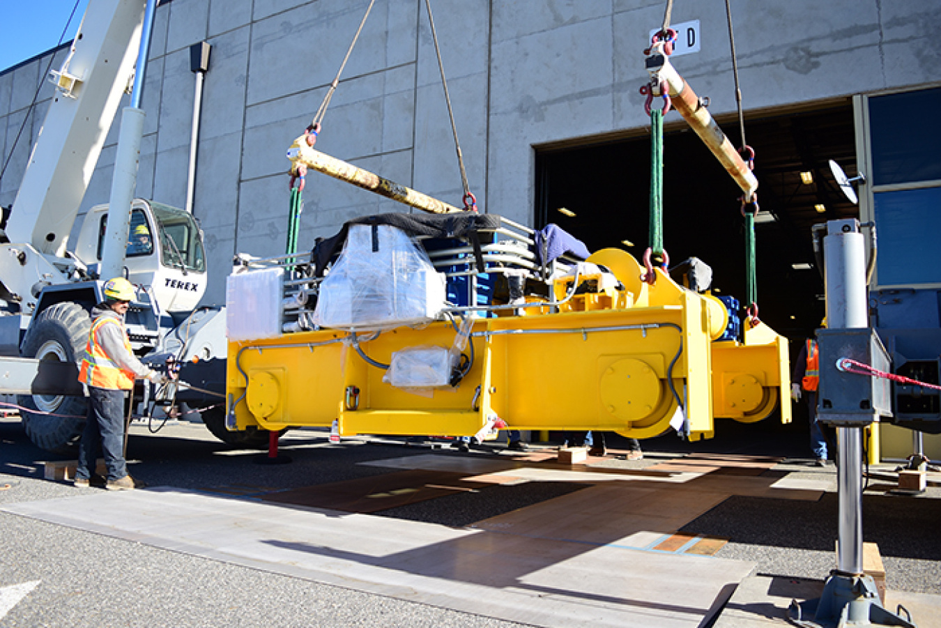Components for a specialized 60-ton-capacity crane were delivered to Hanford’s Waste Treatment and Immobilization Plant (WTP) earlier this month