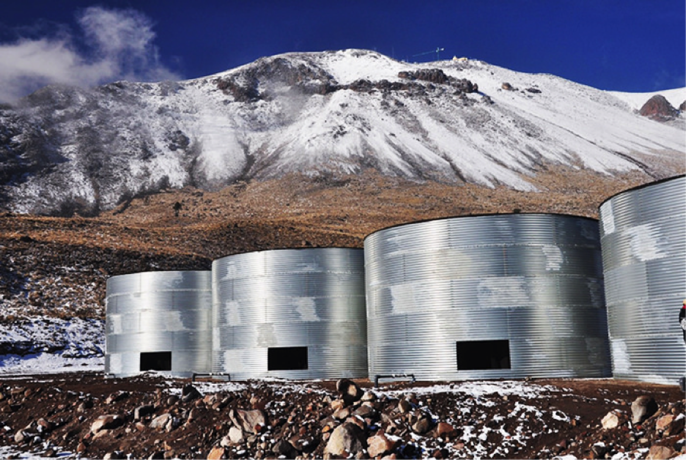 The High-Altitude Water Cherenkov Gamma Ray Observatory