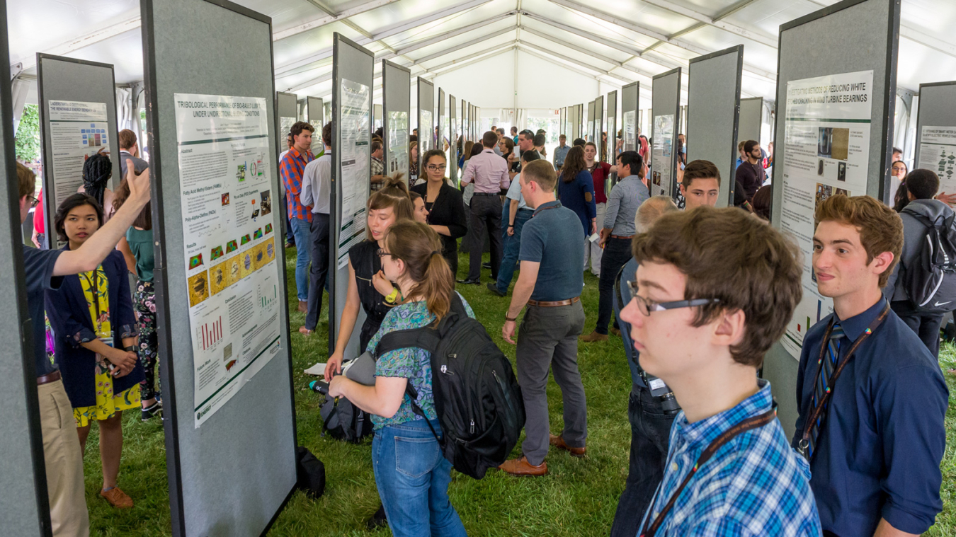 Argonne summer interns showcased their work at the end of the year Learning on the Lawn: Student Poster Symposium.
