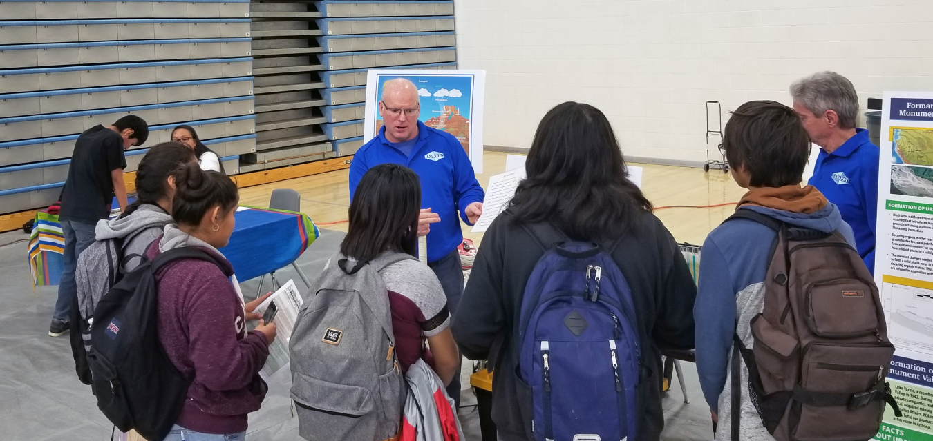 LM Support hydrologist shares groundwater information with students at Piñon High School in Piñon, Arizona.
