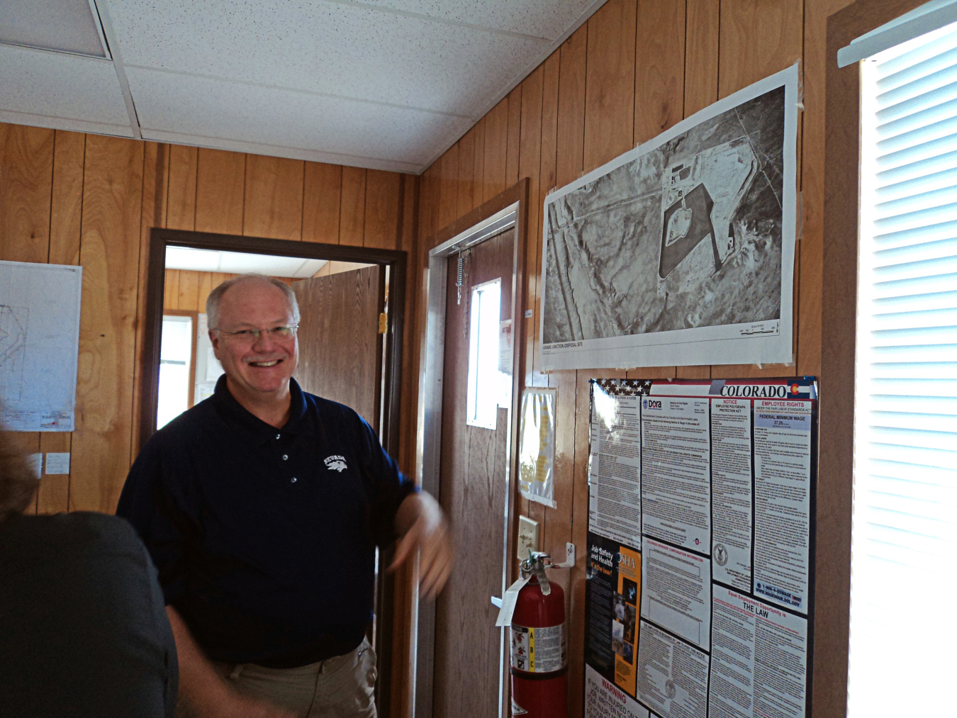 Rich Bush, DOE Site Manager, explains the Grand Junction, Colorado, Disposal Site to Colorado Mesa University students.