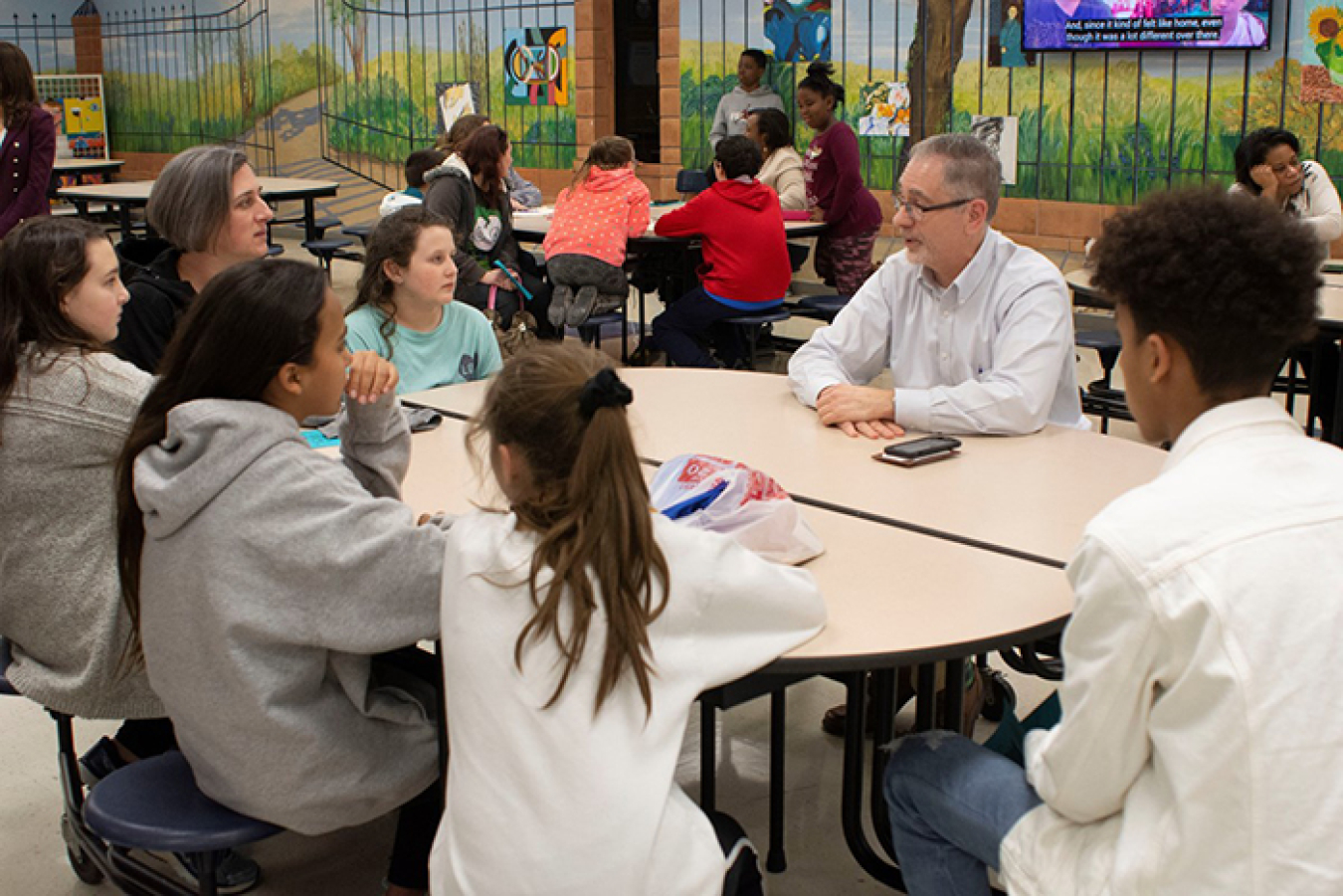 Oak Ridge Office of Environmental Management Manager Jay Mullis participates in the DOE Career Café, where students shared interests, learned about careers, and asked questions.