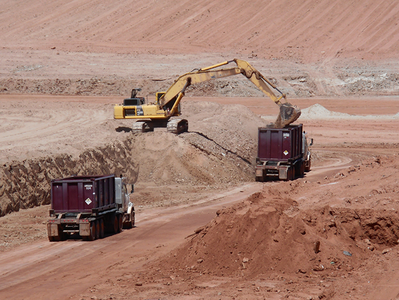 EM’s Moab Uranium Mill Tailings Remedial Action (UMTRA) Project recently reached a safety milestone of 1,000 workdays without a lost-time injury or illness. 