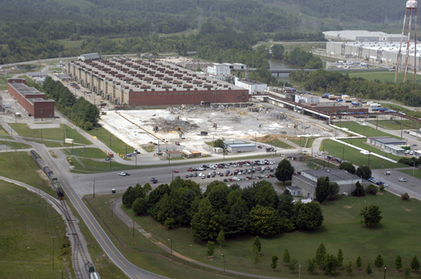A view of the Building K-29 demolition site as the teardown was nearly finished in 2006. The building was surrounded by Building K-27, the K-731 Switch House, and the Poplar Creek facilities, which are now cleared away.