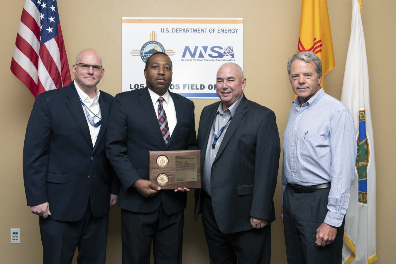 Noel Johnson receives his NNSA Security Manager of the Year award