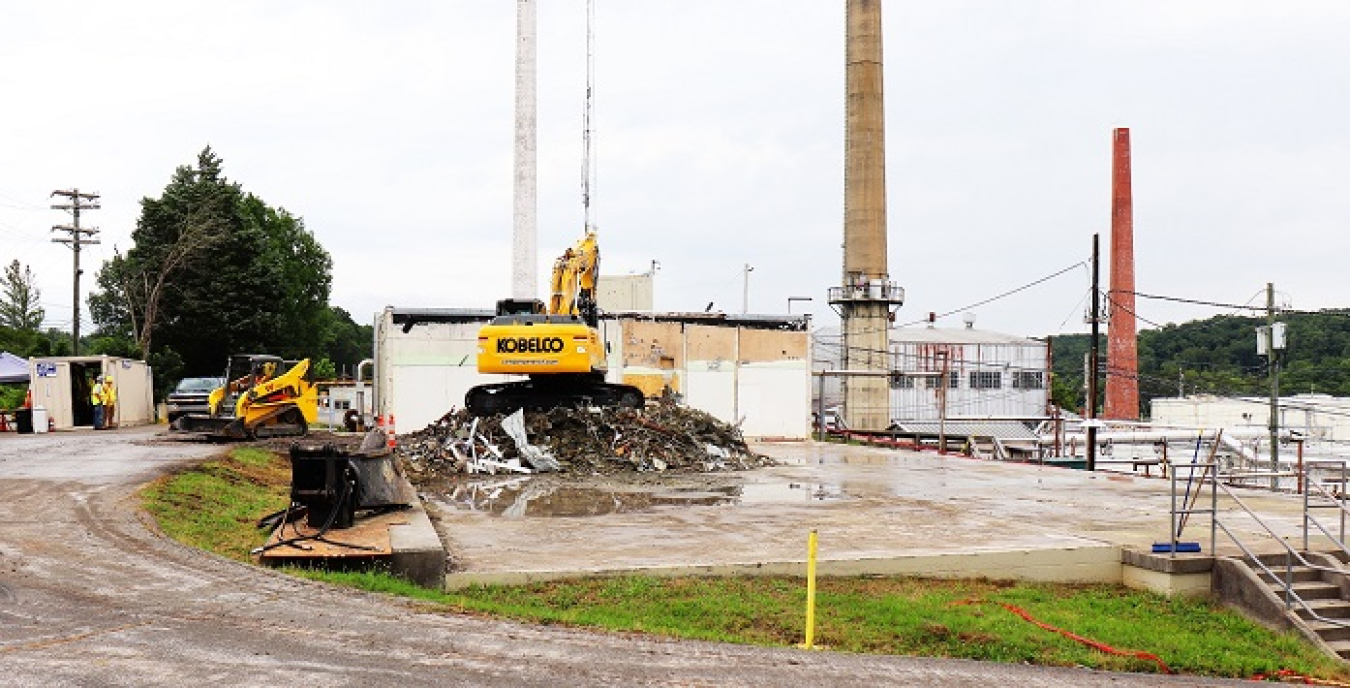 Demolition of the west end of Building 3017 is complete. This month, workers will finish refurbishing the facility’s east end with a new entrance so normal operations can resume there.