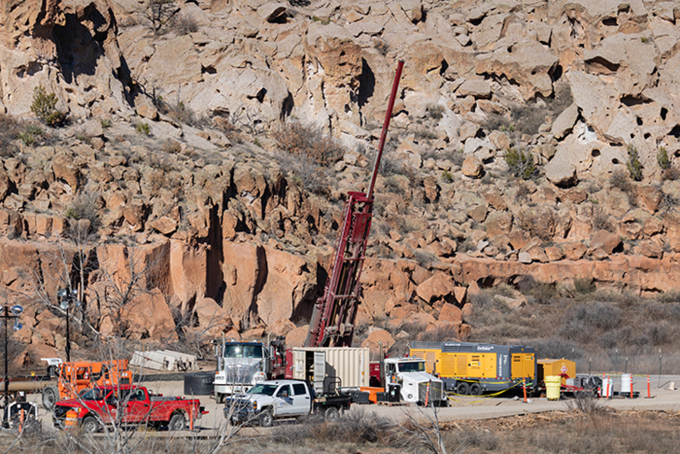 Crews installed a monitoring well to help the EM Los Alamos Field Office and cleanup contractor Newport News Nuclear BWXT-Los Alamos better characterize chromium distribution in the eastern edge of the plume.