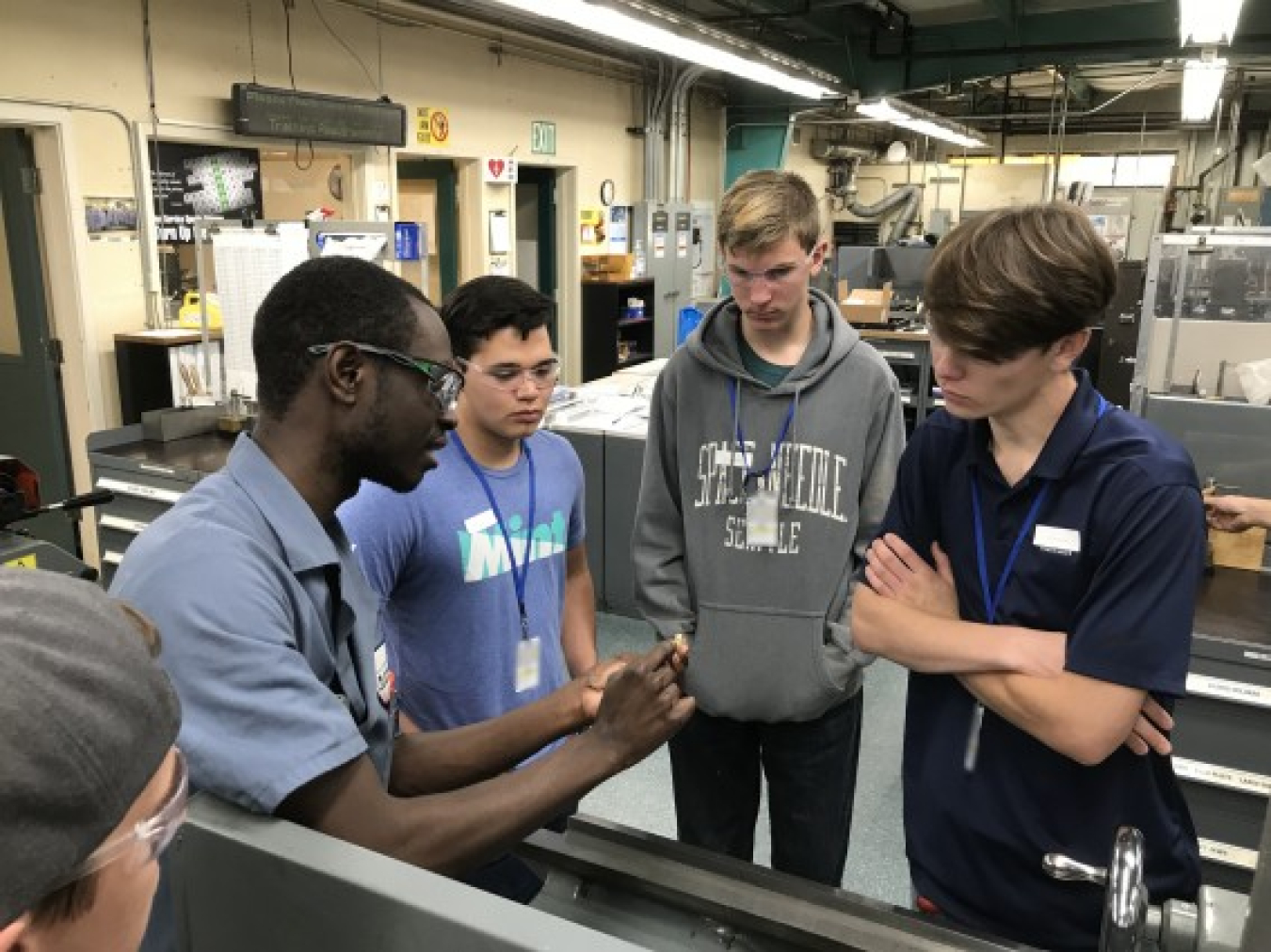 Over the three-day Manufacturing Workshop, 28 local high school students learned from the Lab’s veteran machinists and graduates of the Lab’s Machinist Apprenticeship Program about how the machines work, the design-to-manufacturing process and the future