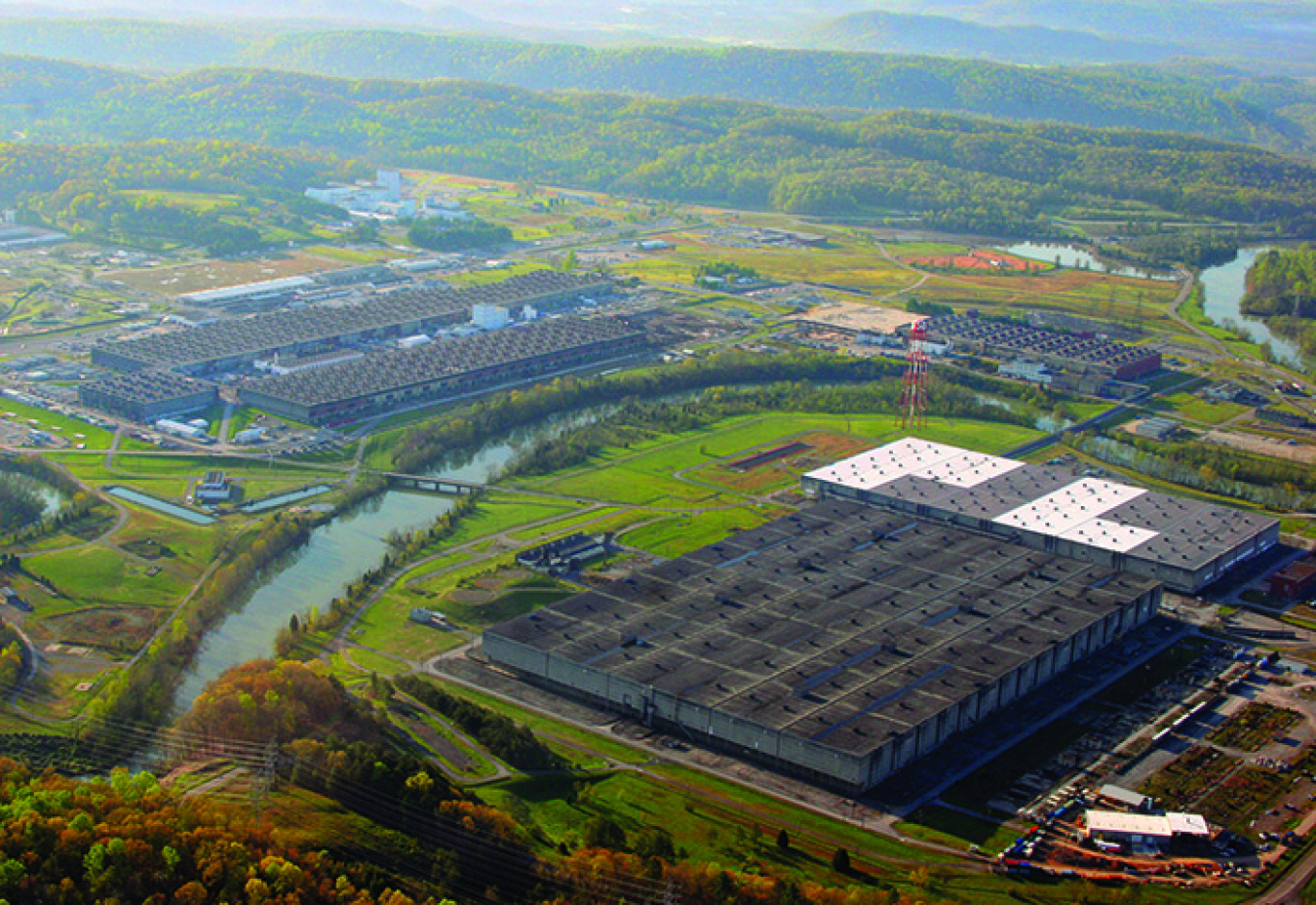 An aerial view of K-25, K-27, K-31, and K-33 at the East Tennessee Technology Park before they were demolished.