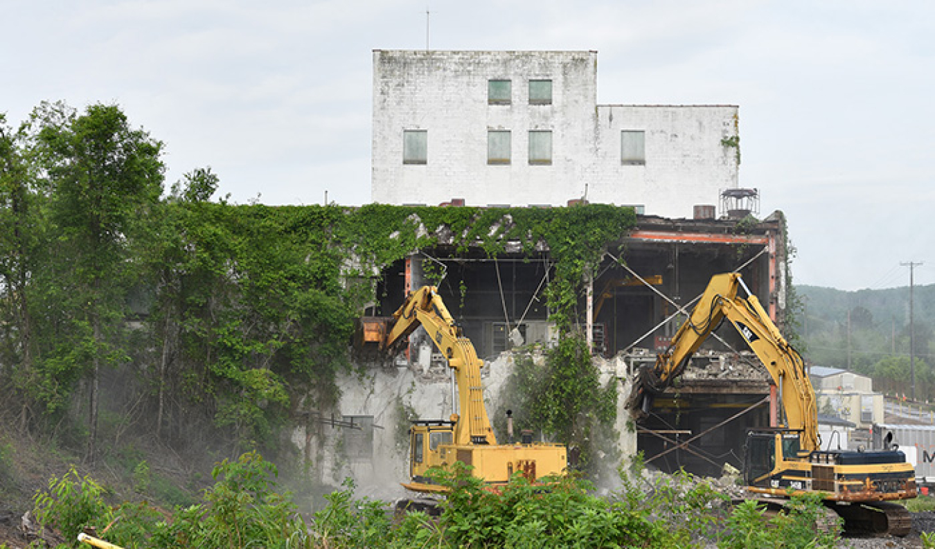 EM’s latest cleanup progress in Oak Ridge has brought the end of an era at the East Tennessee Technology Park (ETTP).