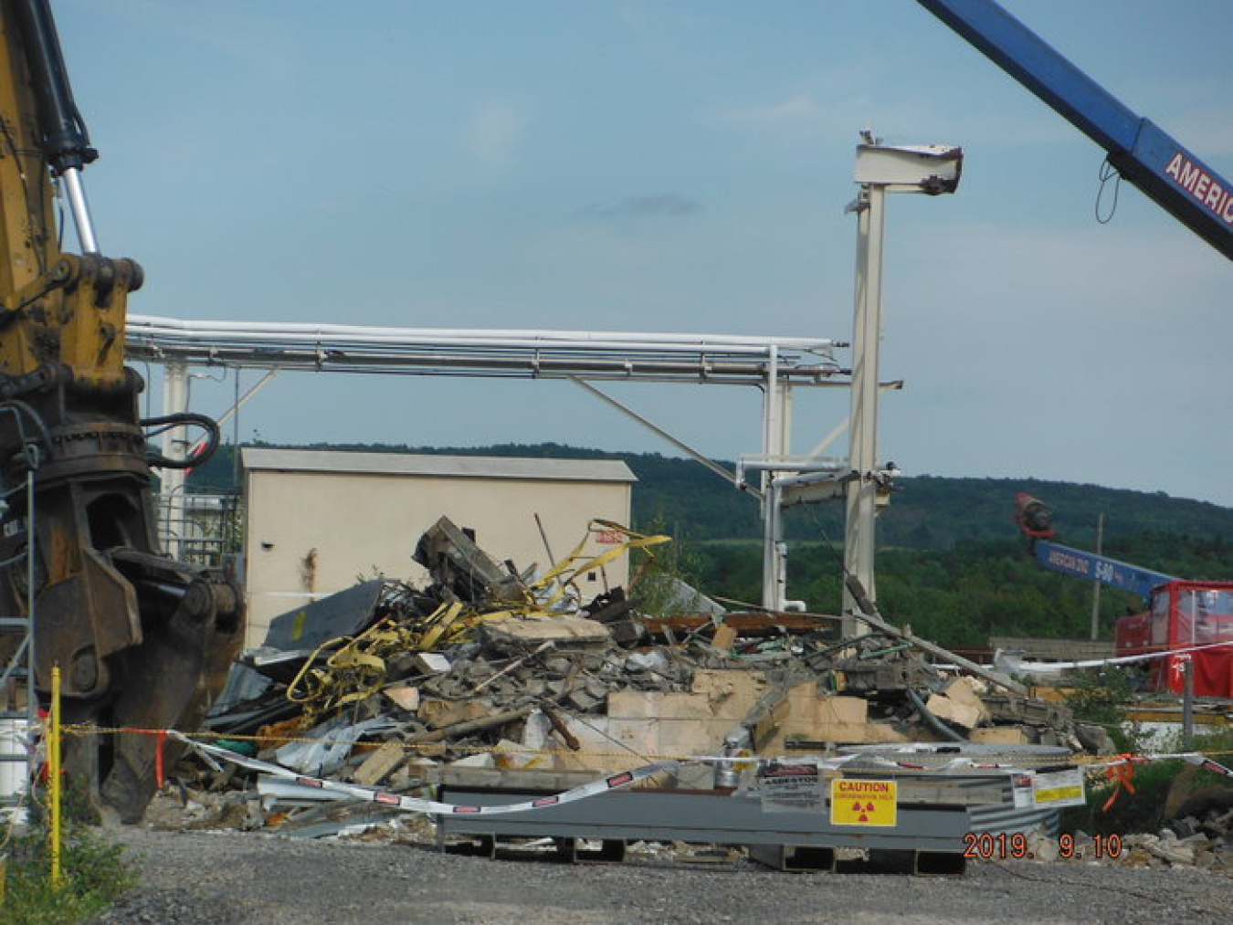 Crews will focus on debris loading after completing the demolition of the Waste Tank Farm Shelter and associated equipment.