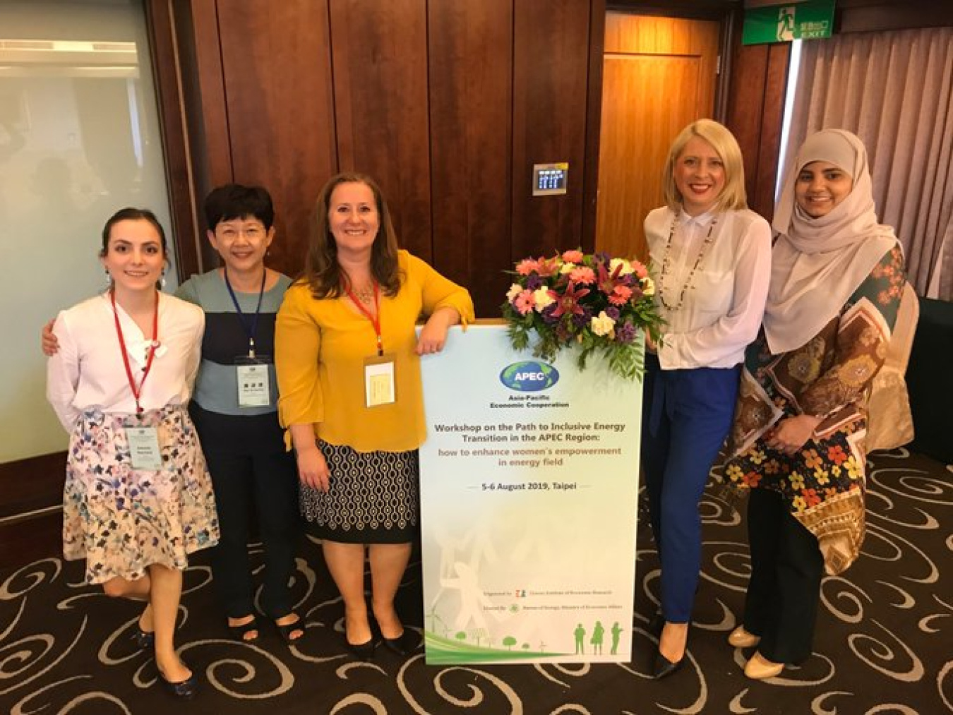 Elena Thomas-Kerr, center, briefed workshop attendees on DOE’s recently-completed, APEC-funded effort which aimed to help to mid-career professionals in the renewable energy sector develop necessary skills and training to advance their careers.