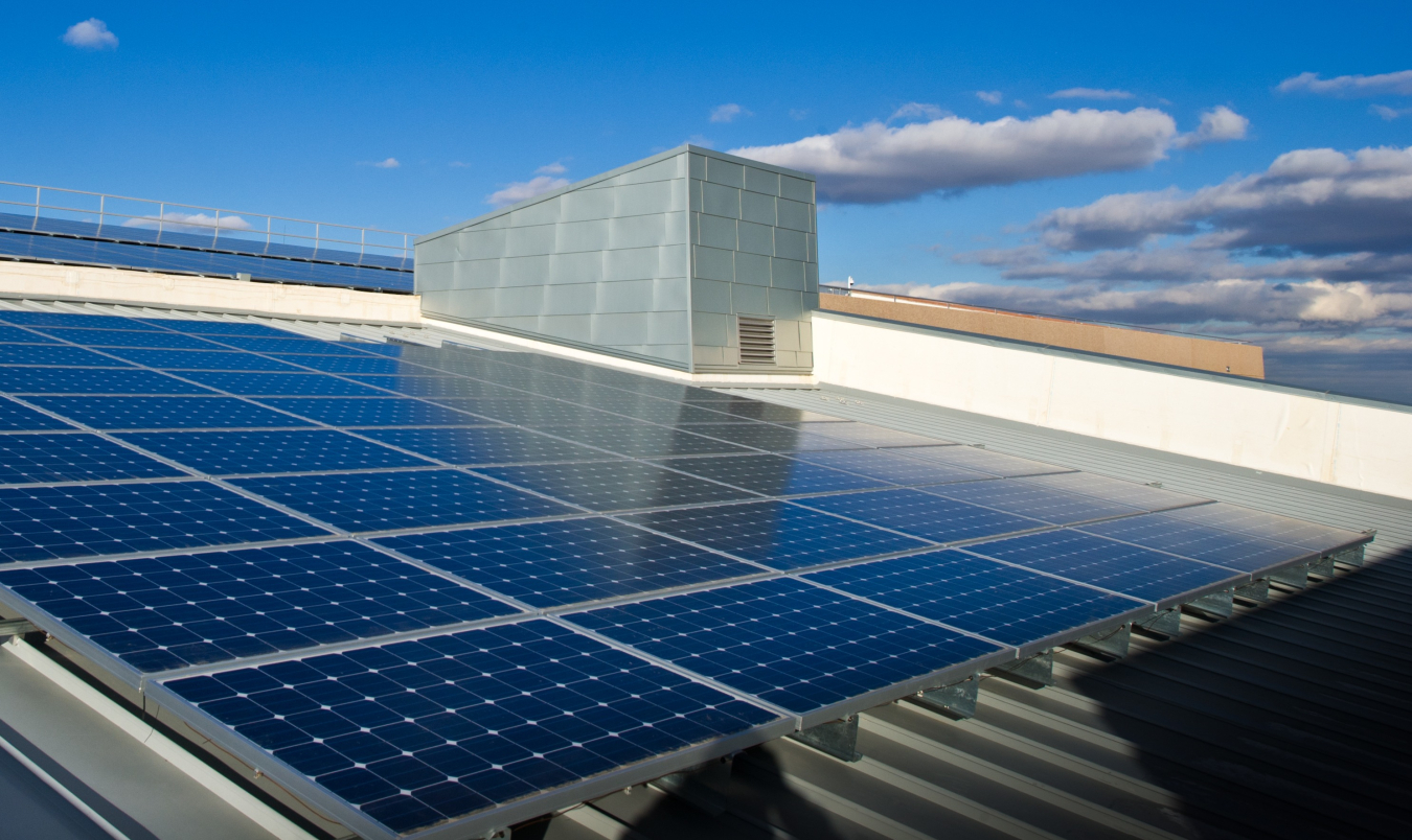 Solar panels on the roof of a federal building.