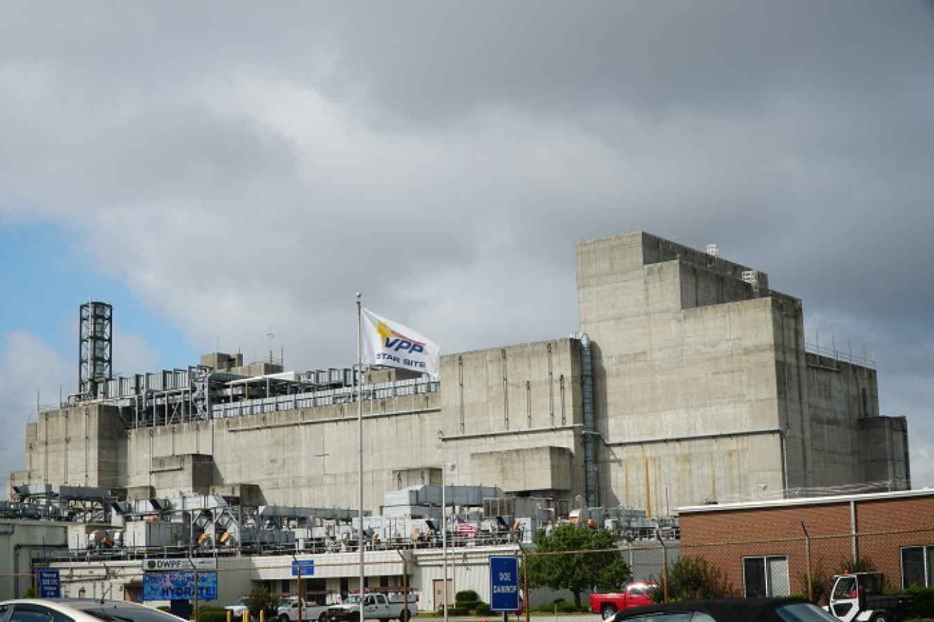 The Voluntary Protection Program (VPP) flag continues to fly in front of the Savannah River Site’s Defense Waste Processing Facility, operated by Savannah River Remediation.