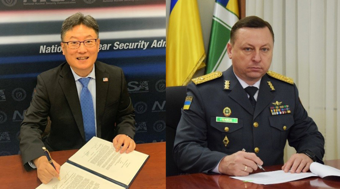 Dr. Brent Park, left, NNSA’s Deputy Administrator for Defense Nuclear Nonproliferation, signed for the United States. Maj. Gen. Volodymyr Nikiforenko, First Deputy Head of the Administration of the State Border Guard Service, signed for Ukraine.