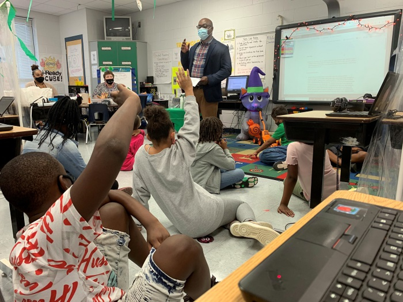 Savannah River Operations Office Engineer Joel Maul talks with students at Diamond Lakes Elementary School in Hephzibah, Georgia during a visit after several weeks of correspondence with the students.