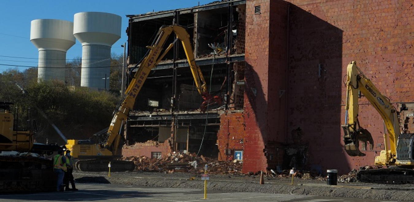 Only a month after completing DOE’s largest environmental cleanup project at the East Tennessee Technology Park this year, workers started demolition on the Biology Complex at the Y-12 National Security Complex.
