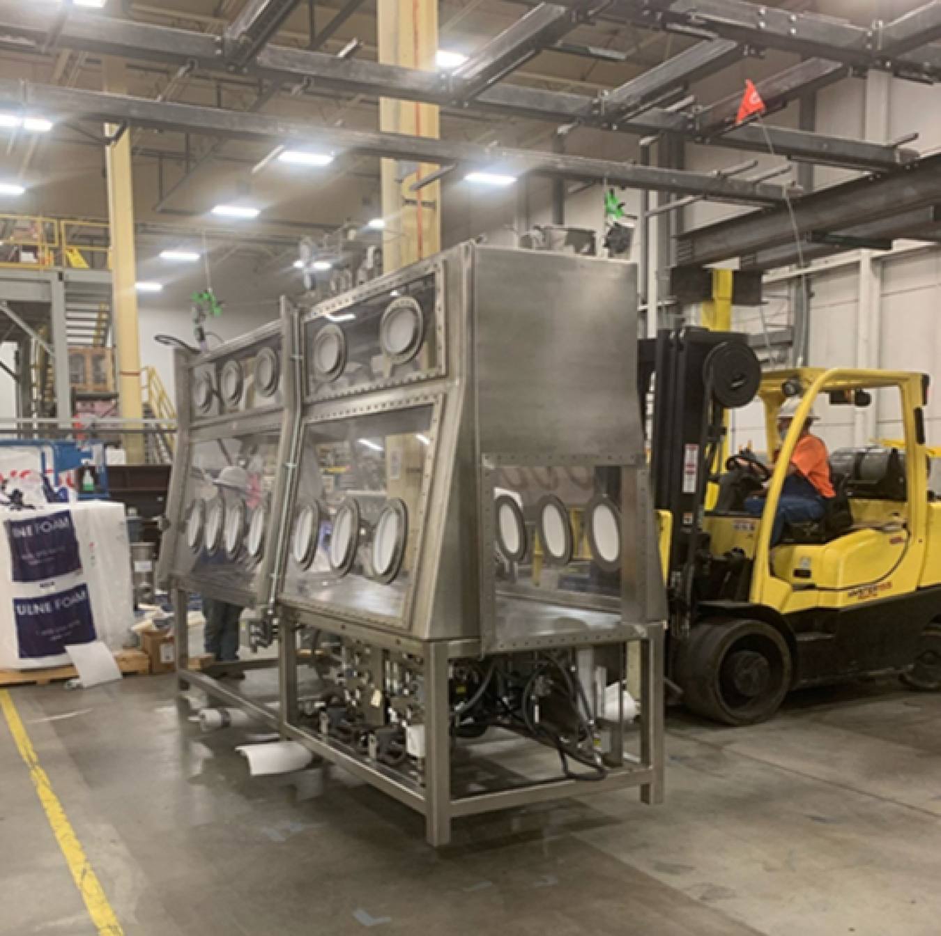 A glovebox in the Electrorefining Project.